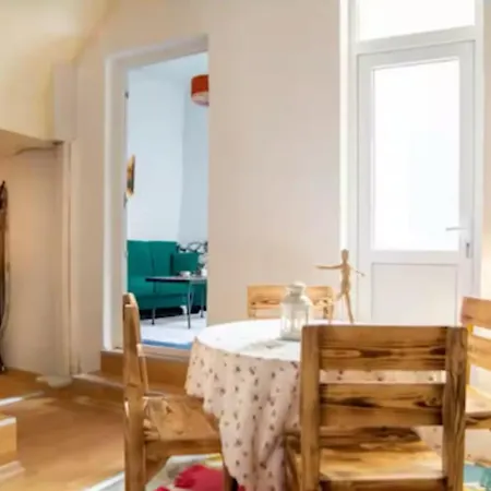 Gizli Tas Ev Vila *